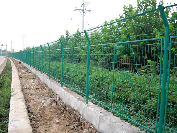 黑龍江公路護(hù)欄網(wǎng)圖片7