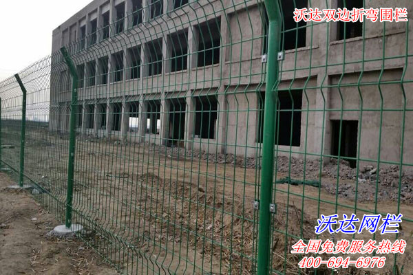 無錫內(nèi)蒙古工業(yè)設(shè)計園光伏圍墻護欄網(wǎng)工程圖片3