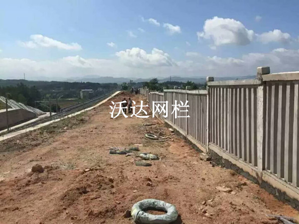 無錫贛鐵路客專刺絲滾籠項目工程圖片3