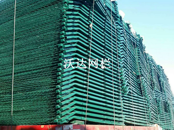 河南滬昆鐵路貴州段防護(hù)柵欄護(hù)欄網(wǎng)項(xiàng)目圖片6